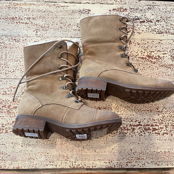UGG Shoes - NWOT UGG Gradin boots wool lined